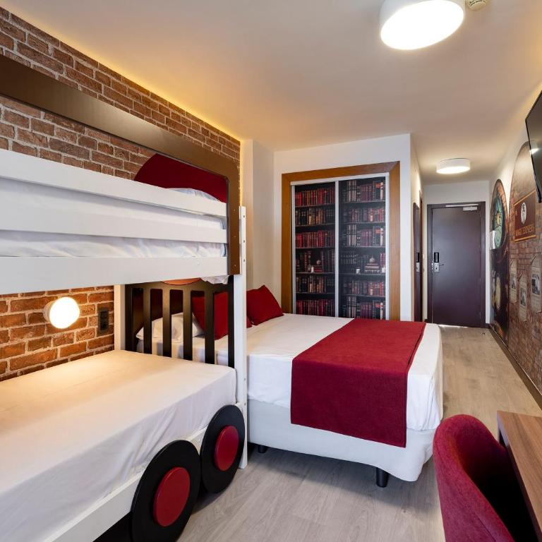 Hotel Magic Fantasy - Habitación Cuádruple Deluxe - 3