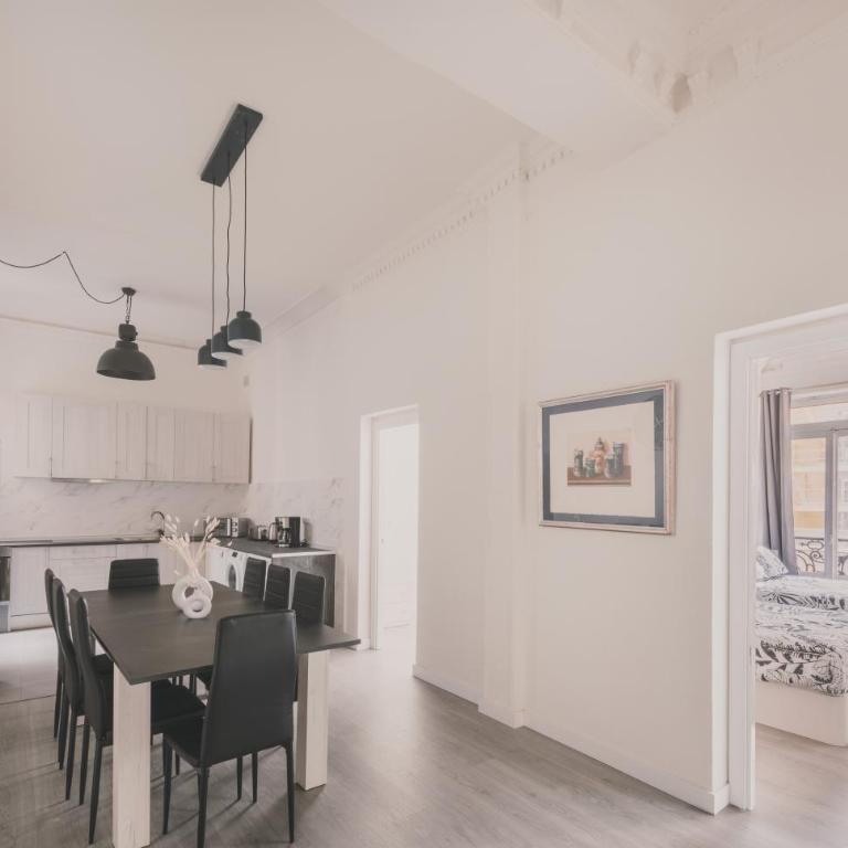 Amplio Piso de 7 habs, 4 baños sobre calle Gran Vía - Apartment - 20