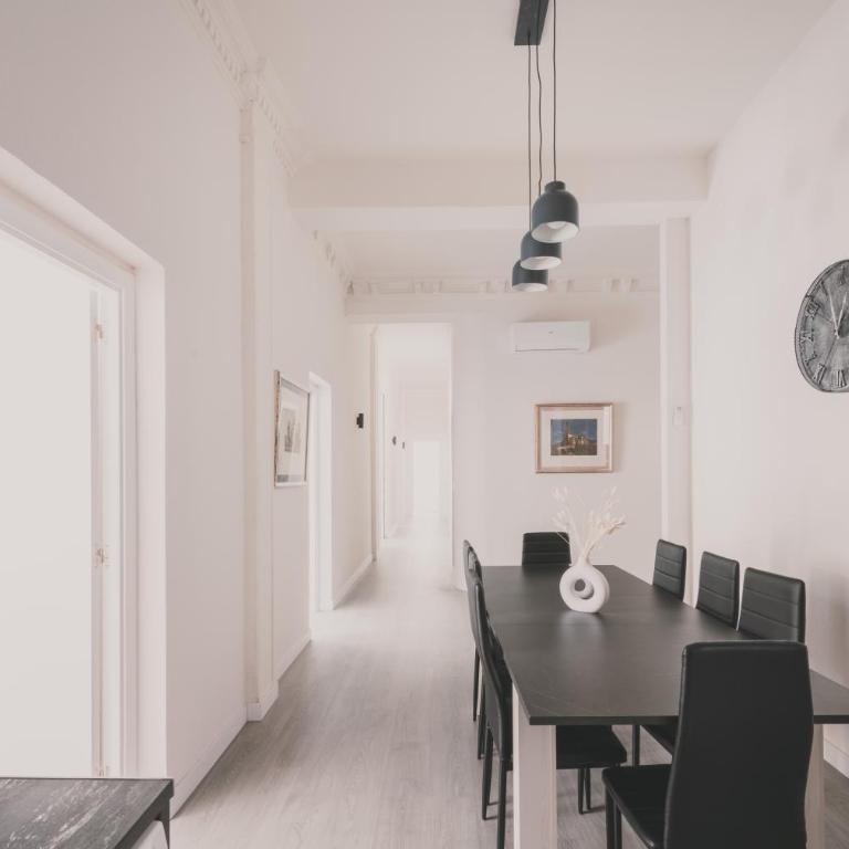 Amplio Piso de 7 habs, 4 baños sobre calle Gran Vía - Apartment - 22