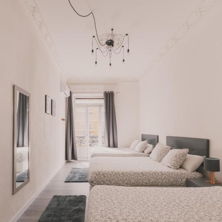 Amplio Piso de 7 habs, 4 baños sobre calle Gran Vía - Apartment - 71