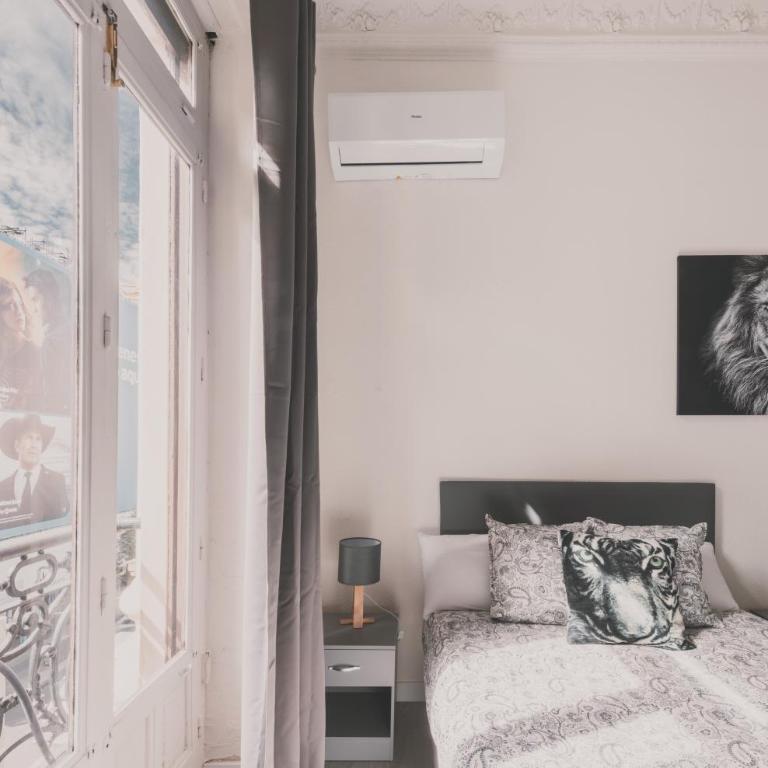 Amplio Piso de 7 habs, 4 baños sobre calle Gran Vía - Apartment - 82
