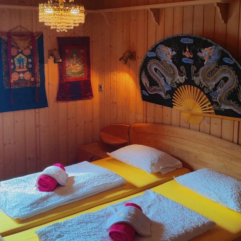 Seminarhaus Arya Maitreya - Zimmer mit Kingsize-Bett - 6