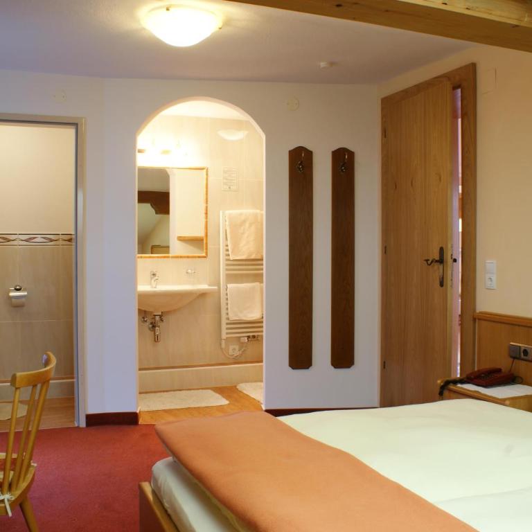 Gasthof Riederhof - Familienzimmer mit Dusche - 1