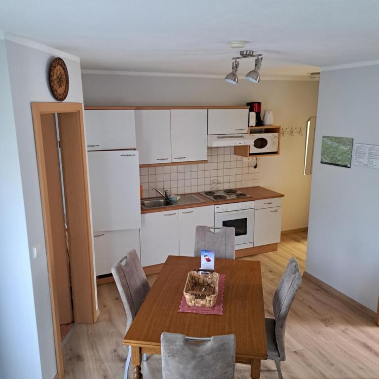 Apartment Katzer - Apartment mit 2 Schlafzimmern und Balkon - 15