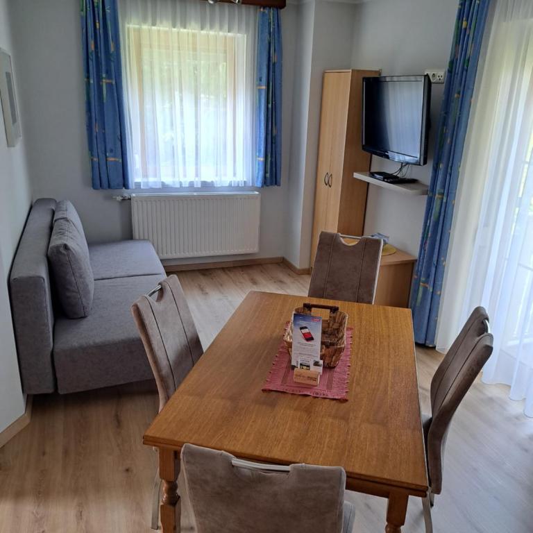 Apartment Katzer - Apartment mit 2 Schlafzimmern und Balkon - 12