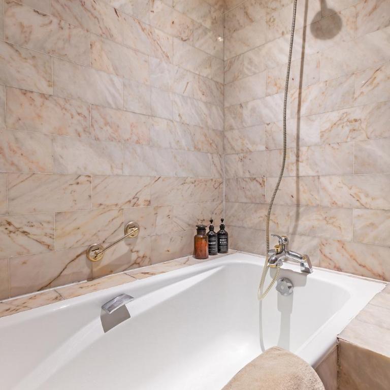 Arc de triomphe studio charme authentique - Appartement 1 Chambre - 5