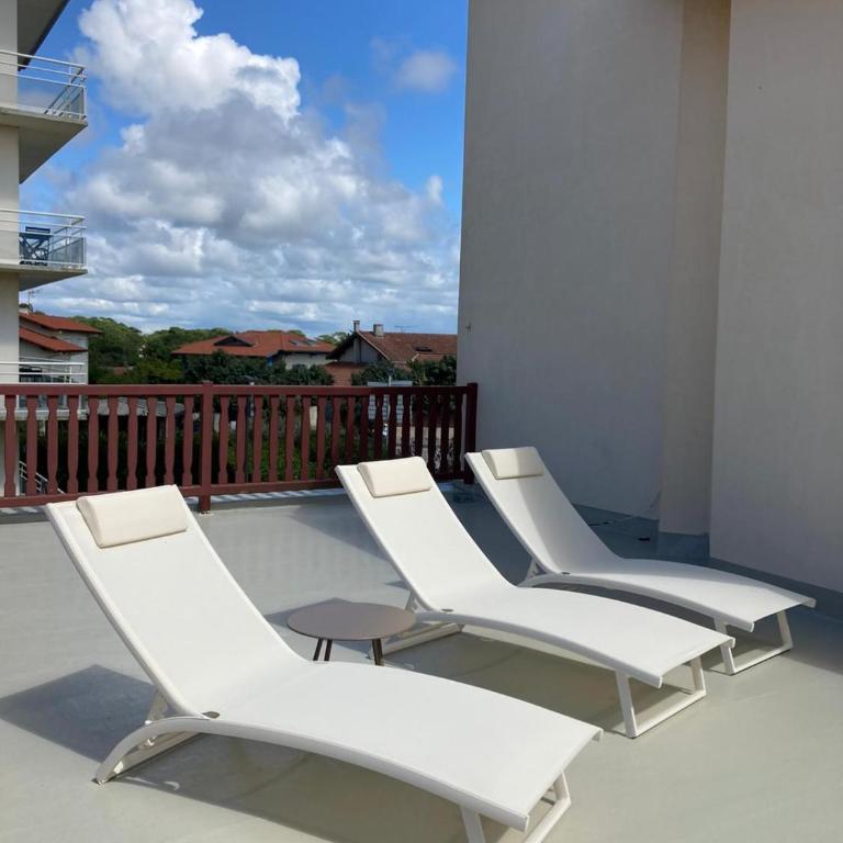 Le Coolin Loft, Vue et Acces directe à la plage, immense terrasse, place des landais Hossegor, quartier très animé, idéal pour un séjour entre amis - Apartment mit 3 Schlafzimmern - 11