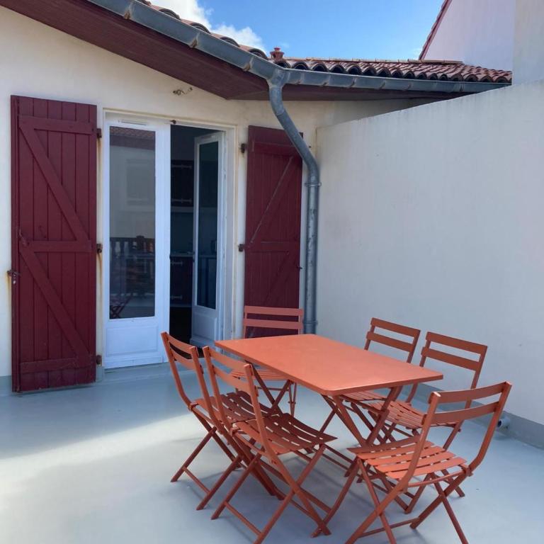 Le Coolin Loft, Vue et Acces directe à la plage, immense terrasse, place des landais Hossegor, quartier très animé, idéal pour un séjour entre amis - Apartment mit 3 Schlafzimmern - 12