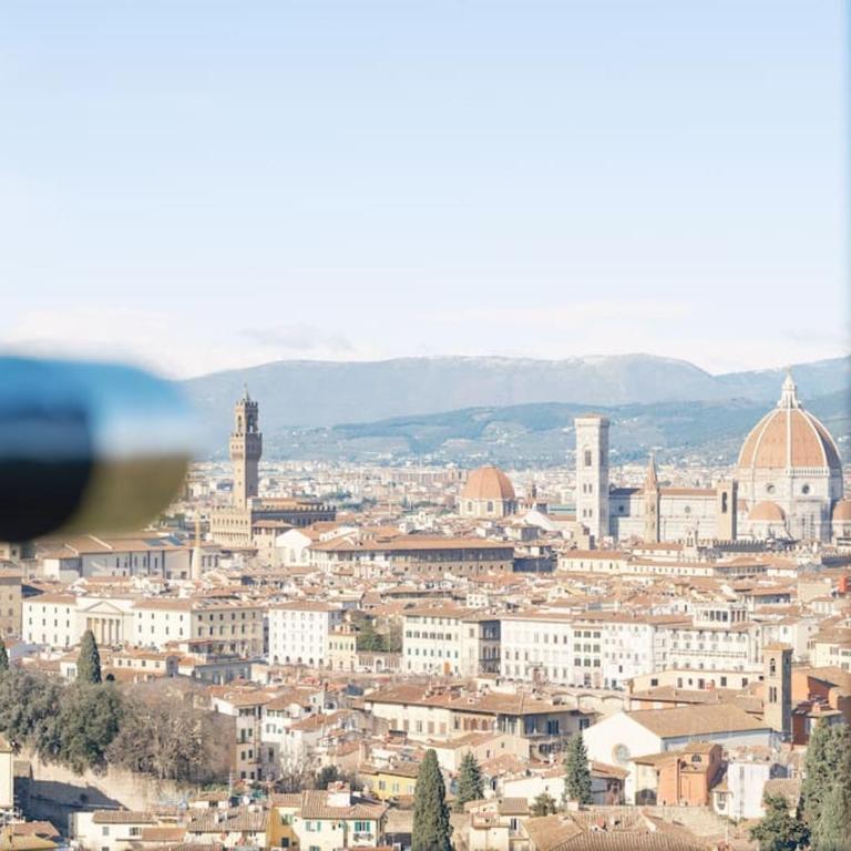 Luxury window on Florence - Two-Bedroom Apartment - 39