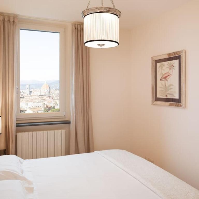 Luxury window on Florence - Two-Bedroom Apartment - 52