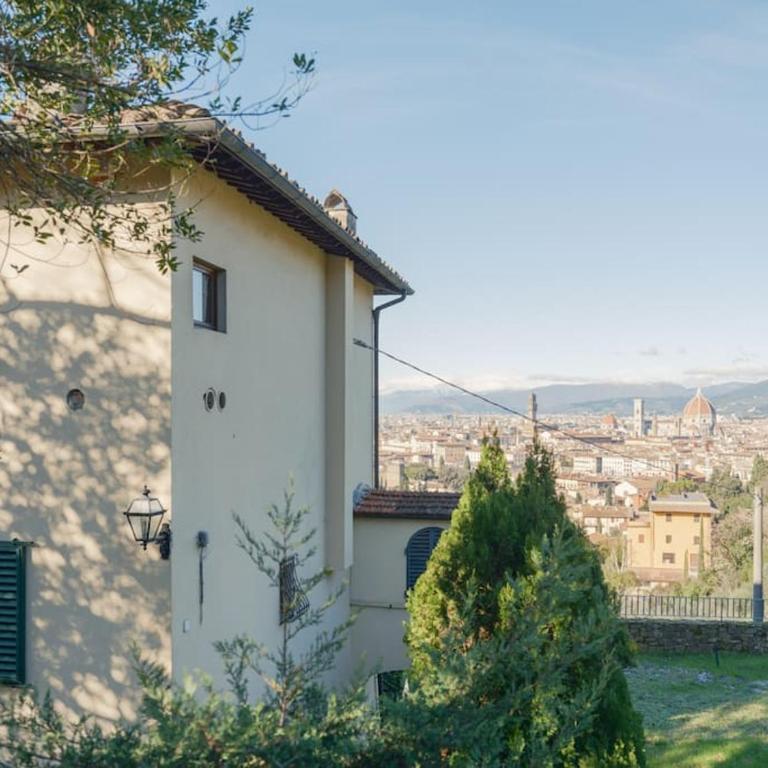 Luxury window on Florence - Two-Bedroom Apartment - 53