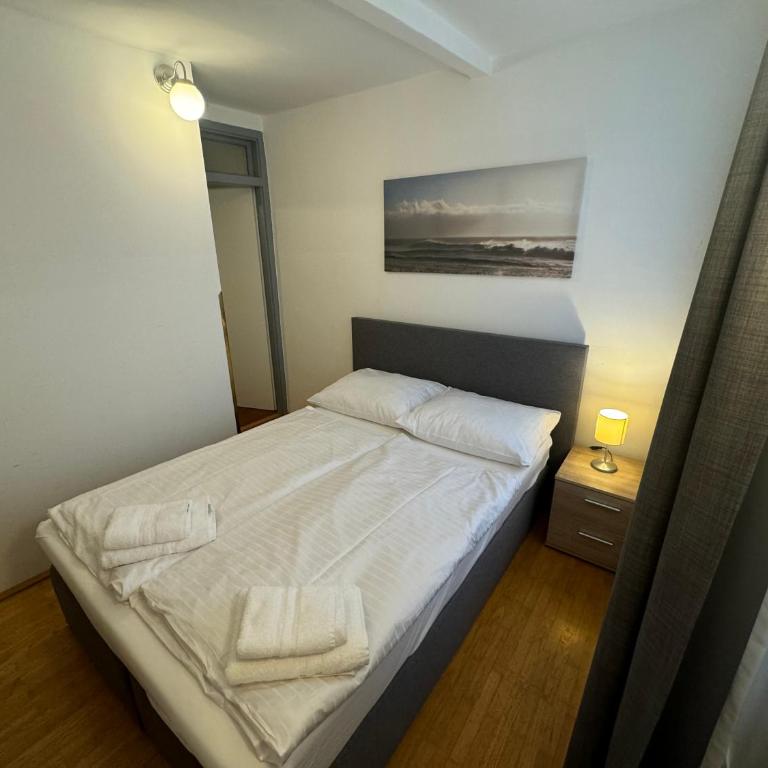 Guesthouse Mozart - Apartment House - Deluxe Apartment - 8