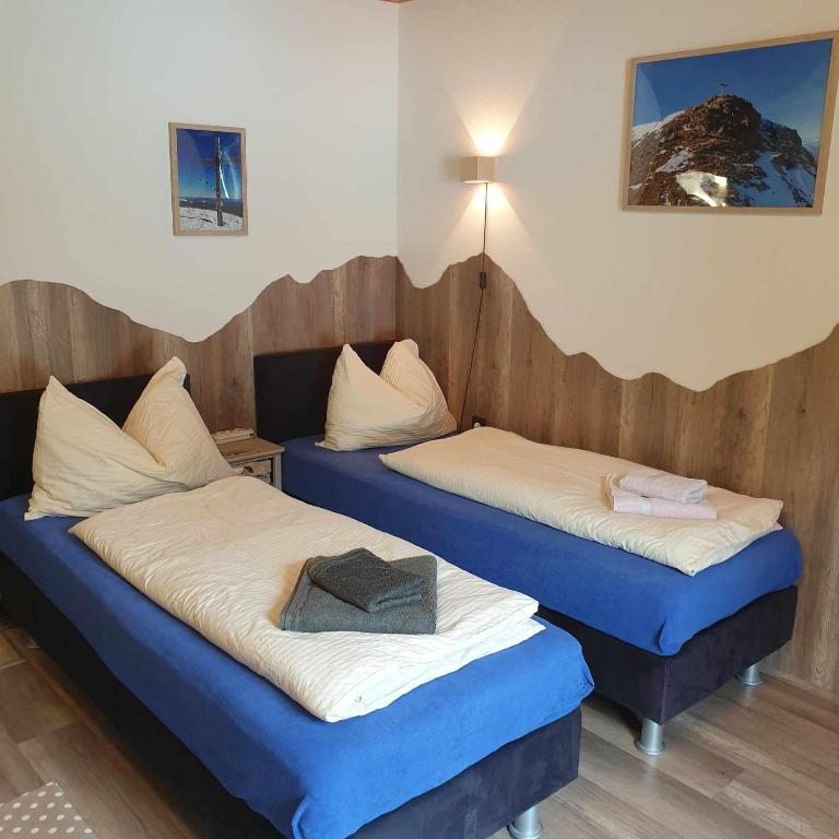Ferienhaus Schäfer - Apartments - Wintersports - Family holiday - Holiday with your dog - Rural & Scenic - Apartment mit Gartenblick - 11