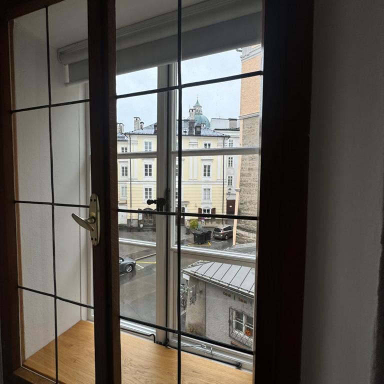 Guesthouse Mozart - Apartment House - Familienzimmer mit Dusche - 11