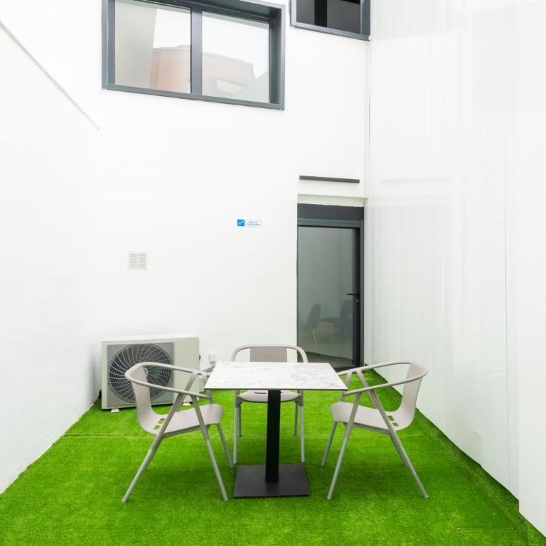 PALERMO ROOMs & HOTELs - Deluxe One-Bedroom Apartment with Garden View - 8