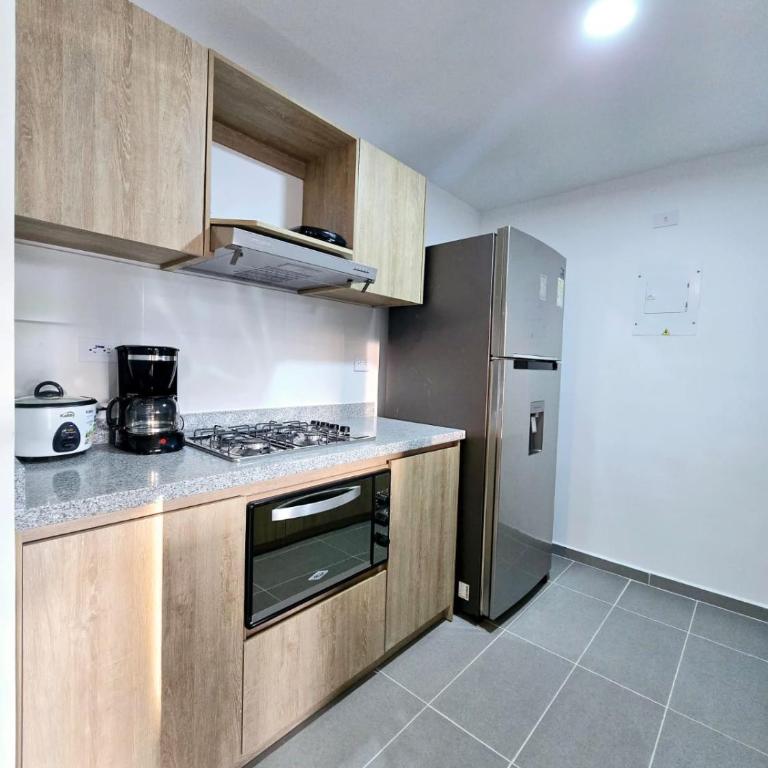 Casa vacacional de 3H a 2 m del aeropuerto El Edén en Tebaida, Quindío, con piscina y excelente ubicación - Three-Bedroom Apartment - 12