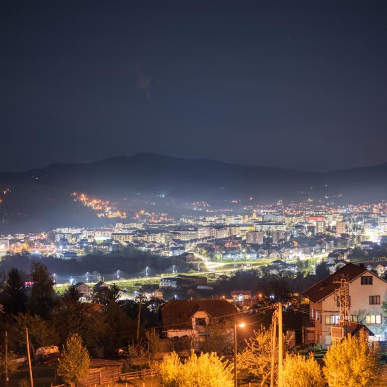 Apartman GM-sobe-Pale Near Jahorina & Sarajevo, Private Parking - Four-Bedroom Apartment - 50
