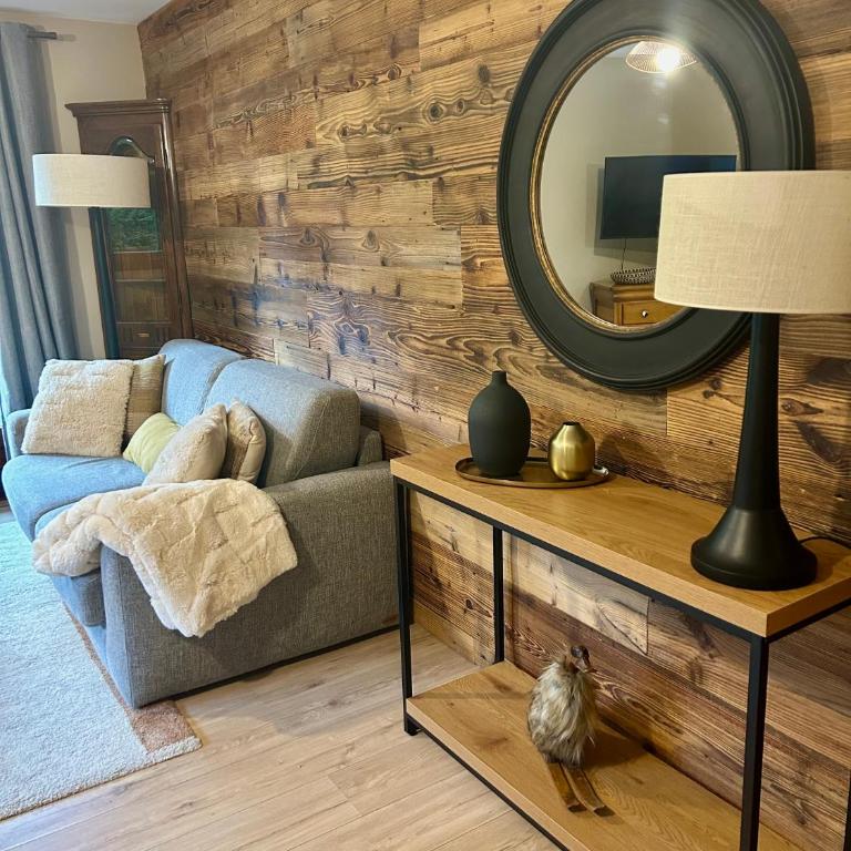 Appartement style chalet avec grande terrasse et parking prive - Apartment mit 1 Schlafzimmer - 1