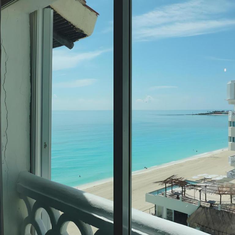 Cancun Plaza By Andiani Travel - Three-Bedroom Apartment with Ocean View - 22
