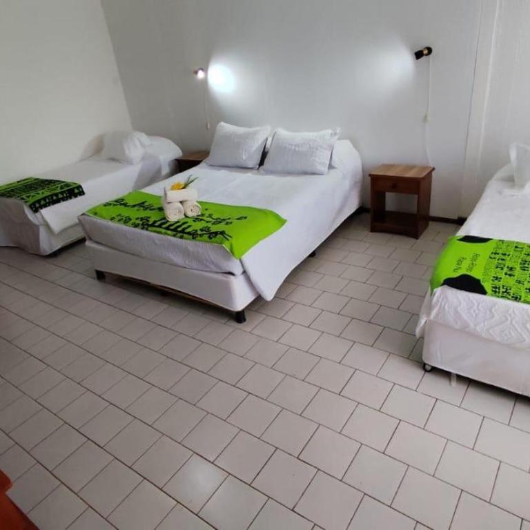 Hotel Hotu Matua by EI - Habitación Cuádruple Estándar - 7