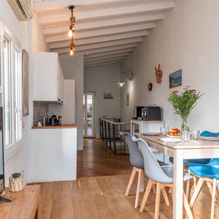 Le Bougainvillier - climatisation - Vieille Ville - authenticité - Appartement avec Douche - 4