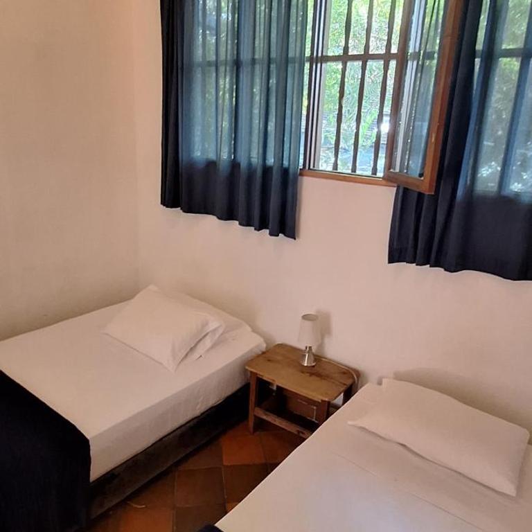 Yolo Hostel Medellin - Economy Double or Twin Room - 5
