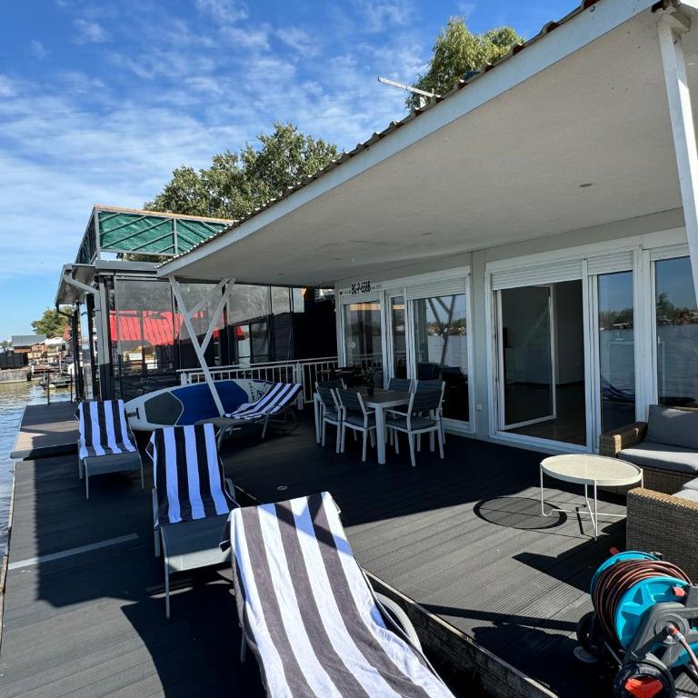 Beautiful houseboat on the Sava river - Mobilna Kućica - 10