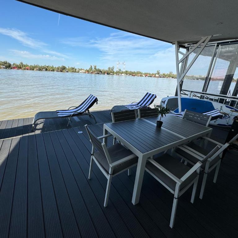 Beautiful houseboat on the Sava river - Mobilna Kućica - 19