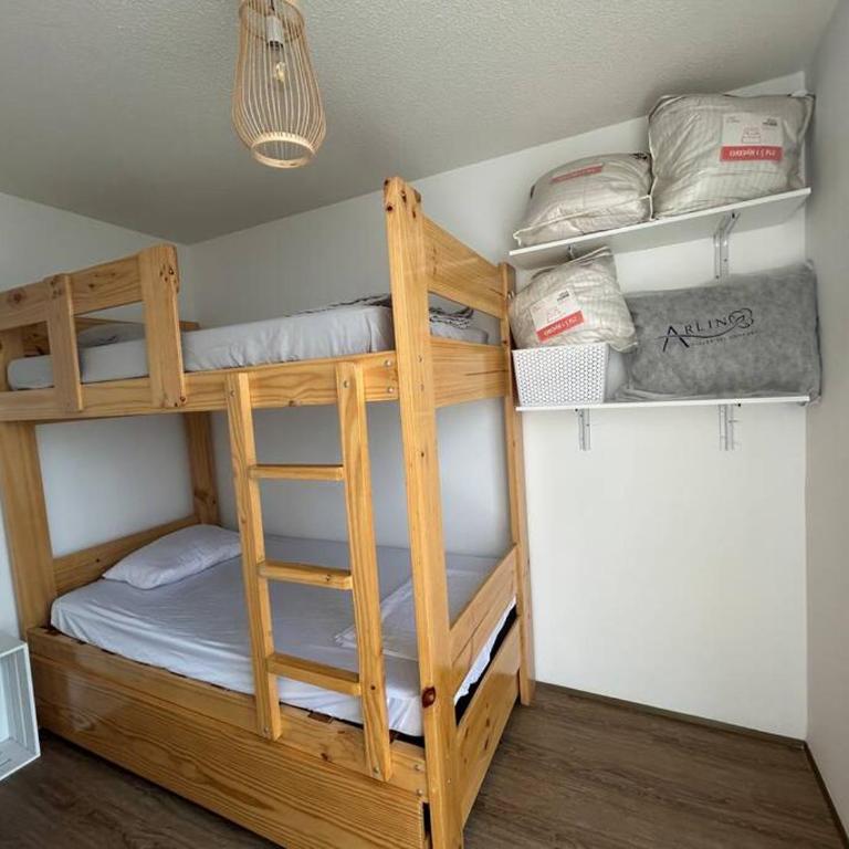Departamento de playa con piscinas en condominio - Three-Bedroom Apartment - 12