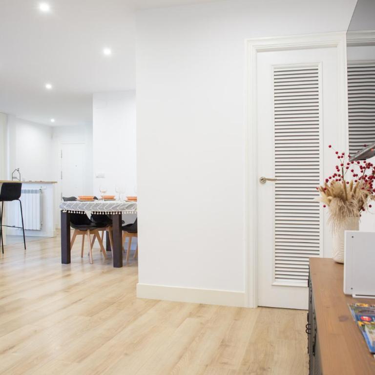 Nuevo, grande con garaje, Bilbao Arena, Casco Viejo - Apartamento de 3 dormitorios - 10