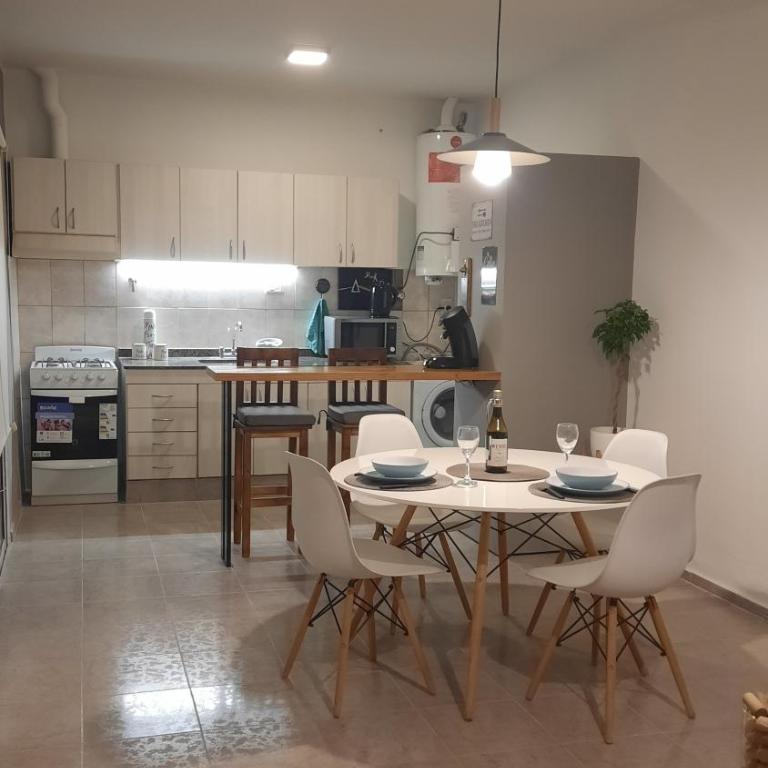 Cuarto Creciente - Two-Bedroom House - 3