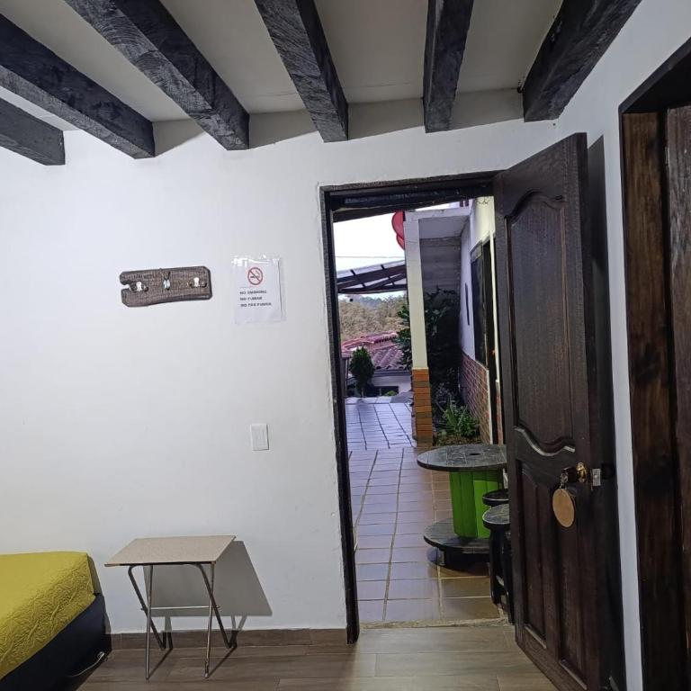 Alojamiento Rionegro aeropuerto - Habitación Doble con baño privado - 1