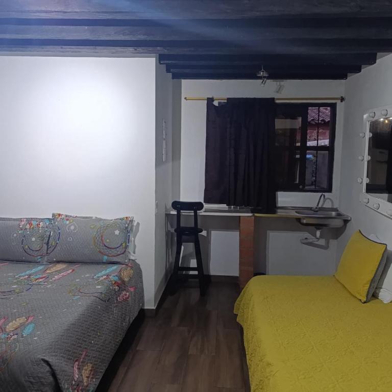 Alojamiento Rionegro aeropuerto - Habitación Doble con baño privado - 2