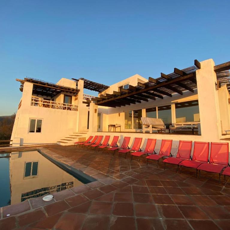 Casa de 9 habitaciones con baño independiente - Casa - 1