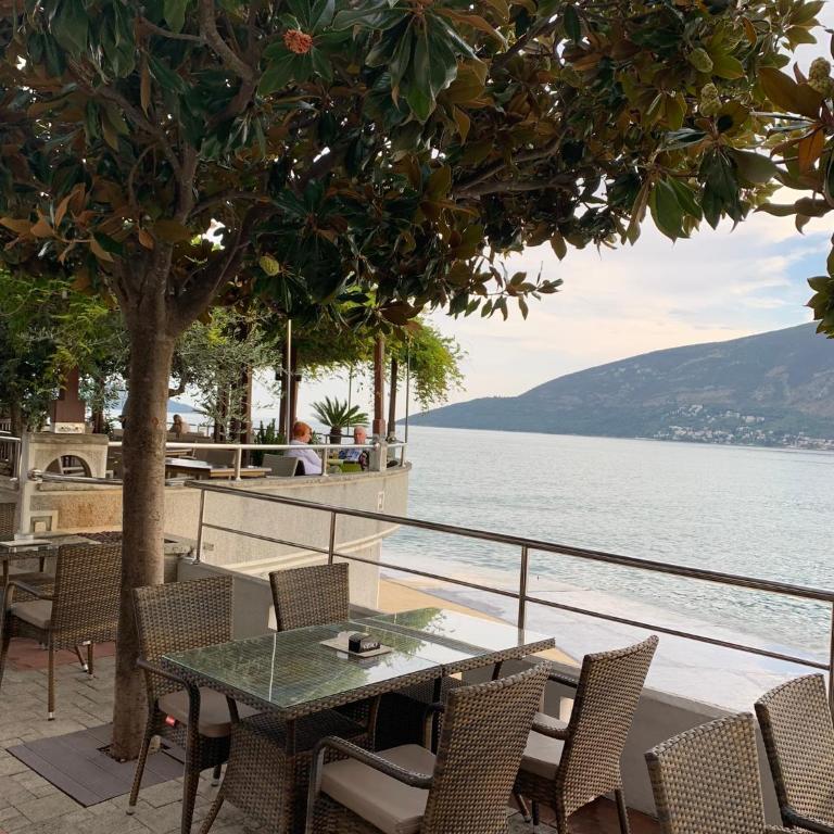 Apartment Novi-Solaris - One-Bedroom Apartment with Balcony and Mountain View - 4