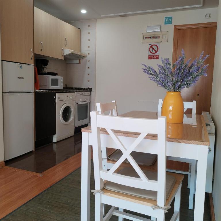 Apartamentos Chevere Blanco-Huca - Estudio con cama extragrande y sofá cama - 5