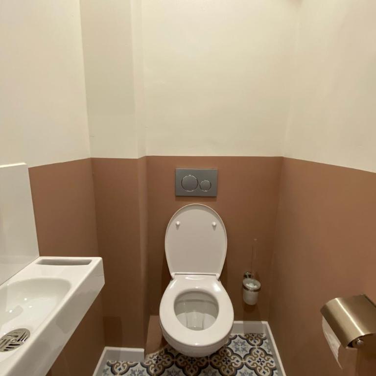 06CF Beautiful renovated apartment in old Antibes - Appartement - 22