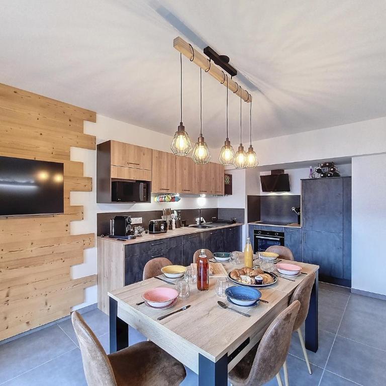 Cardena- appartement- 8pers- proche centre - Apartamento de 3 dormitorios con balcón - 6
