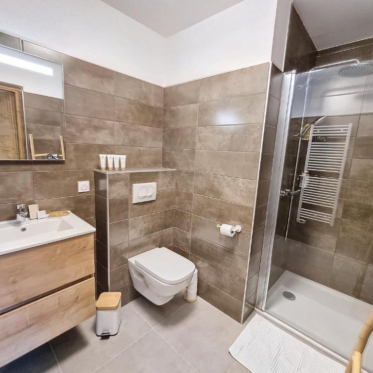 Cardena- appartement- 8pers- proche centre - Apartamento de 3 dormitorios con balcón - 10