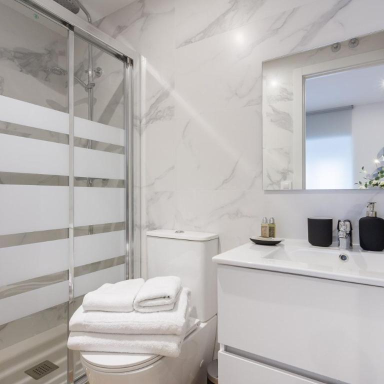 Stylish Studio Near Santiago Bernabéu - Studio Apartment - 10
