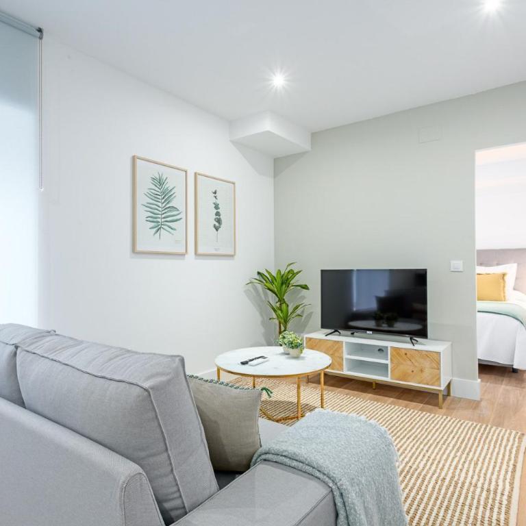 Stylish Studio Near Santiago Bernabéu - Studio Apartment - 2