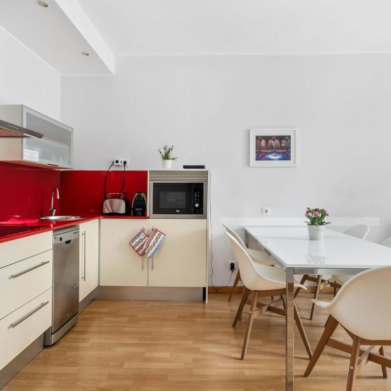 Flateli Pelayo H2 - Two-Bedroom Apartment with City View - 7