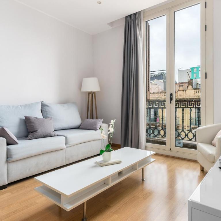 Flateli Pelayo H2 - Two-Bedroom Apartment with City View - 13
