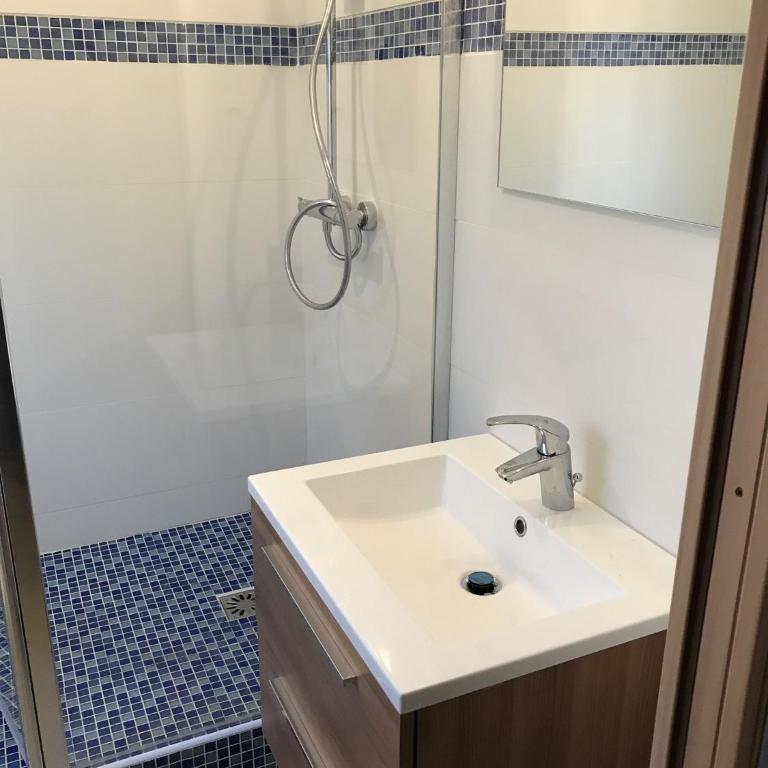 Chalet Alaric & Jacuzzi Ilot 1 rang1! VUE MER! 4rooms! CLIM 10p 24H24 - Chalet - 12