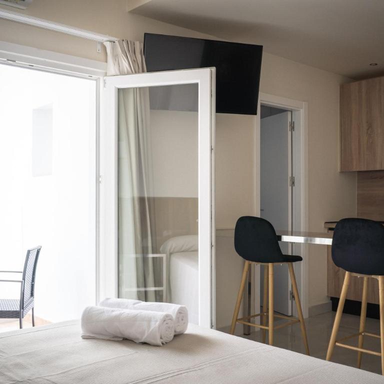 Apartamentos Buendia Suites - Torremolinos Centro - Estudio con terraza - 2