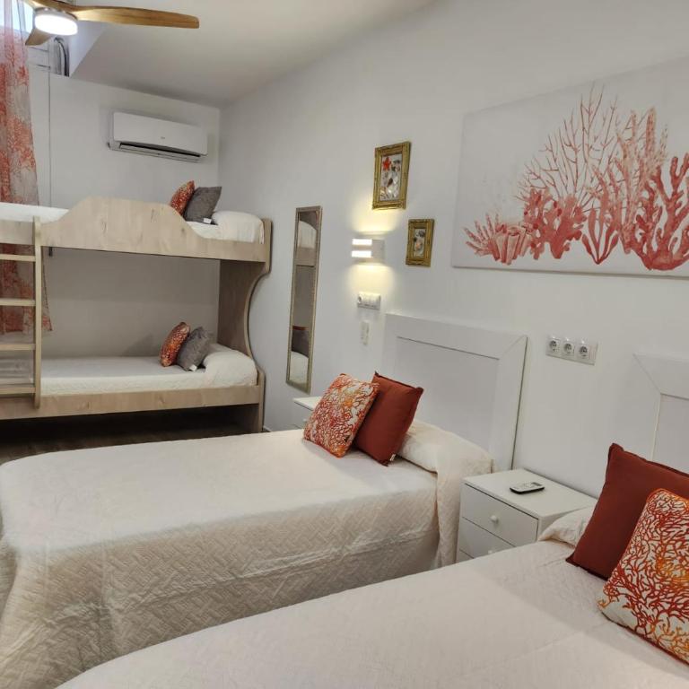 LUJOSO ADOSADO de TRES HABITACIONES en VERA PLAYA A 200 METROS DEL MAR - Casa de 3 dormitorios - 19