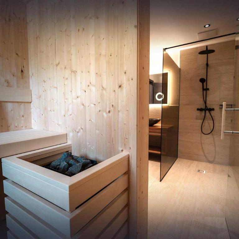 Apartment Hotel Schneerose - Apartment mit 2 Schlafzimmern, eigener Sauna und Bergblick - 10