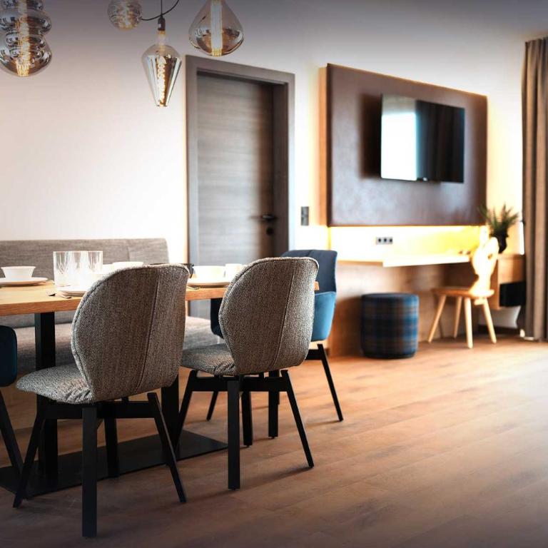 Apartment Hotel Schneerose - Apartment mit 2 Schlafzimmern, eigener Sauna und Bergblick - 4