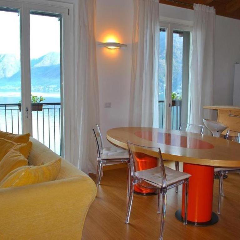 Attico Con Grande Terrazza vista Lago - Appartamento con 2 Camere da Letto - 10