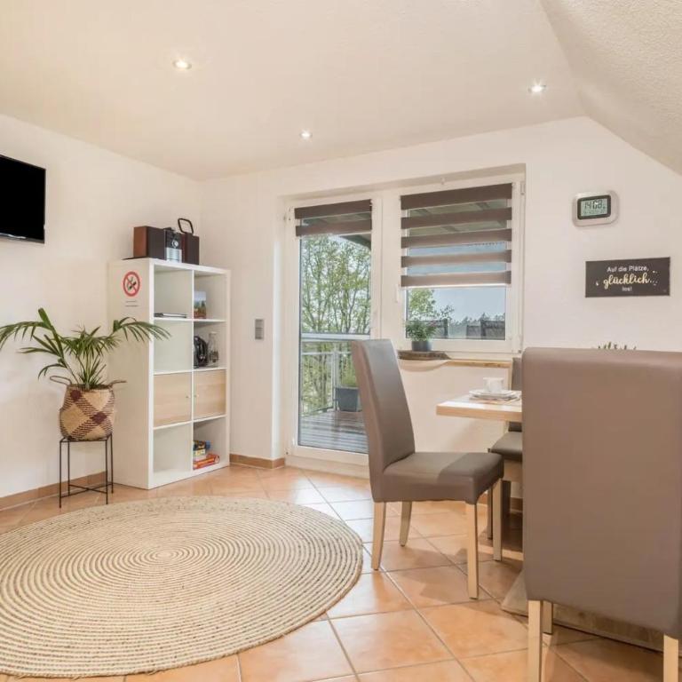Ferienwohnungen Tanja Schoch - Two-Bedroom Apartment with Balcony and Terrace - 2